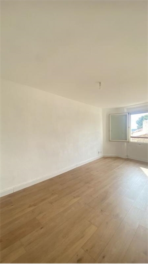 studio à la location -   13011  MARSEILLE, surface 23 m2 location studio - UBI481522127